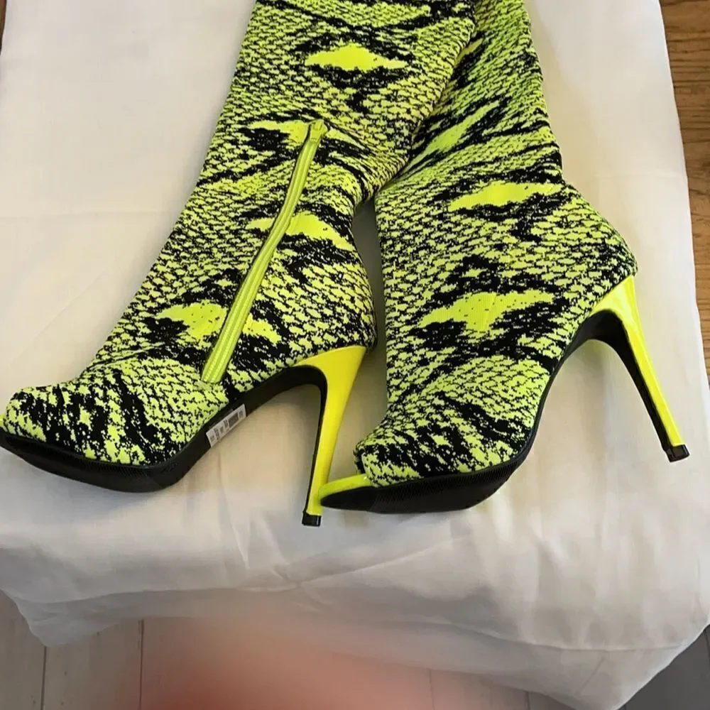 WILD DIVA OVER KNEE PEEP TOE SNAKE MOTIF B…